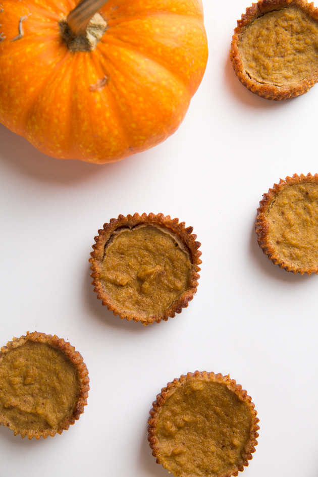 Gluten Free Pumpkin Tarts, Holiday Eats, Thanksgiving Dessert, Fall Recipes, Gluten-free Pumpkin Pie, Healthy Eating, Healthy Living, Pumpkin Pie Recipe, Fall Recipes, Entertaining Ideas, Entertaining at Home, Lifestyle Blogger, Thanksgiving Ideas, Gluten-Free Recipes, Organic Eating, Nutrient Dense, Holiday Menu, Healthy Dessert Ideas   #entertainingathome #pumpkintarts #holidayentertaining #fallmenu #pumpkinpie #holidaymenu #glutenfreeentertaining #thanksgiving #holidaydesserts #christmas