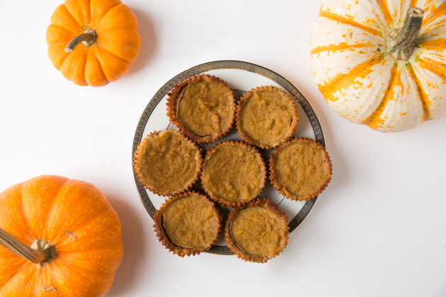 Gluten Free Pumpkin Tarts, Holiday Eats, Thanksgiving Dessert, Fall Recipes, Gluten-free Pumpkin Pie, Healthy Eating, Healthy Living, Pumpkin Pie Recipe, Fall Recipes, Entertaining Ideas, Entertaining at Home, Lifestyle Blogger, Thanksgiving Ideas, Gluten-Free Recipes, Organic Eating, Nutrient Dense, Holiday Menu, Healthy Dessert Ideas   #entertainingathome #pumpkintarts #holidayentertaining #fallmenu #pumpkinpie #holidaymenu #glutenfreeentertaining #thanksgiving #holidaydesserts #christmas