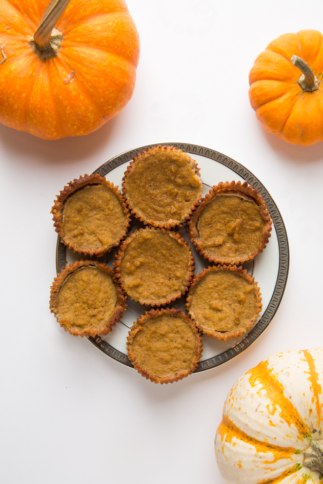 Gluten Free Pumpkin Tarts, Holiday Eats, Thanksgiving Dessert, Fall Recipes, Gluten-free Pumpkin Pie, Healthy Eating, Healthy Living, Pumpkin Pie Recipe, Fall Recipes, Entertaining Ideas, Entertaining at Home, Lifestyle Blogger, Thanksgiving Ideas, Gluten-Free Recipes, Organic Eating, Nutrient Dense, Holiday Menu, Healthy Dessert Ideas   #entertainingathome #pumpkintarts #holidayentertaining #fallmenu #pumpkinpie #holidaymenu #glutenfreeentertaining #thanksgiving #holidaydesserts #christmas