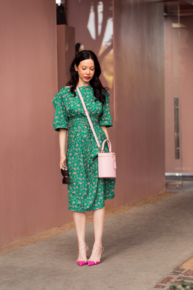 Storets Green Floral Print Dress, LPA Pink Bag, Kate Spade Pumps, Kate Middleton Style, Meghan Markle Style, How to dress like a Royal, The Royal Look for Less, Over the knee dresses, Ladylike style, pink crossbody bag, Los Angeles Fashion Blogger, Lisa Valerie Morgan, Pretty Little Shoppers Blog, Mo Summers Photography, Personal Style, Outfit Inspiration, Fashion, Classic and Feminine with an Edge, Street style, street fashion, best street style, OOTD, OOTD Inspo, street style stalking, outfit ideas, what to wear now, Fashion Bloggers, Style, Seasonal Style, Outfit Inspiration, Trends, Looks, Outfits, Pretty Dresses