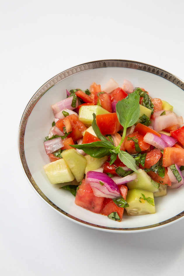 Heirloom Tomato, Cucumber and Red Onion Salad, Healthy Eating, Light Summer Meals, Gluten-free dining, Farm-to-table, Al Fresco Dining, Menu Ideas for Summer BBQ, Entertaining Ideas, Healthy Salad Recipes, Mouth Watering Food, Easy Recipes, Light and Quick Meals, Easy Meal Ideas, Pretty Little Shoppers Blog, Mo Summers Photography, Food Blogger, Foodie #farmtotable #summerdining #diningalfresco #heirloomtomatosalad #summerrecipe #glutenfree #foodie #foodblogger #vegan #healthysaladrecipe