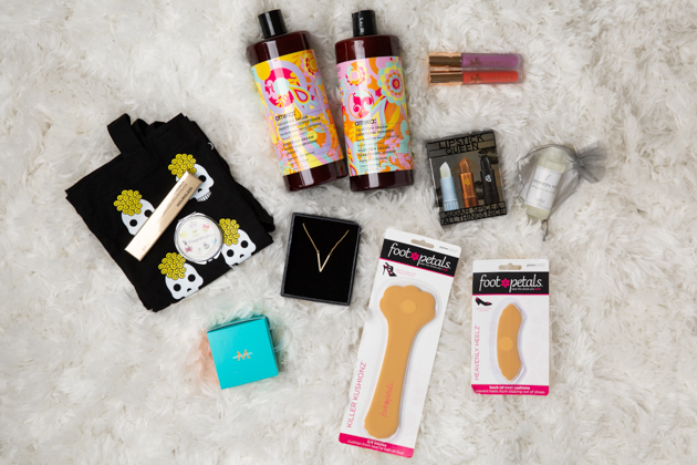 US Beauty Giveaway (Over $300 Value), Fashion Blogger, Beauty Lover, Beauty Secrets, LA Bloggers, Moroccanoil, Amika Hair, Foot Petals, Lipstick Love #followmystory #byrdiebeauty #beautylover #skincarejunkie #beautygiveaway