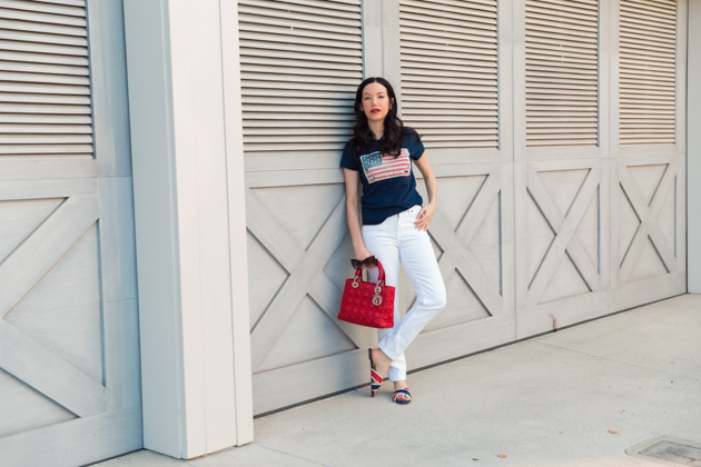 White Jeans for Labor Day, Mott and Bow Jeans, T-shirt style, Denim Style, Jeans and a T Shirt, OOTD, Red Bag, Who What Wearing, Summer Style, Fashion Trends, What to wear for Labor Day, Fashion Blogger Style, OOTD Inspo, street style stalking, outfit ideas, How to Style White Jeans, Fashion Bloggers, Outfit Inspiration, Trends, Outfits, Pretty Little Shoppers, Mo Summers Photography #Summerstyle #fashionblogger #whowhatwearing #ootd #lafashionblogger #mottandbow #labordaylook #whitejeans