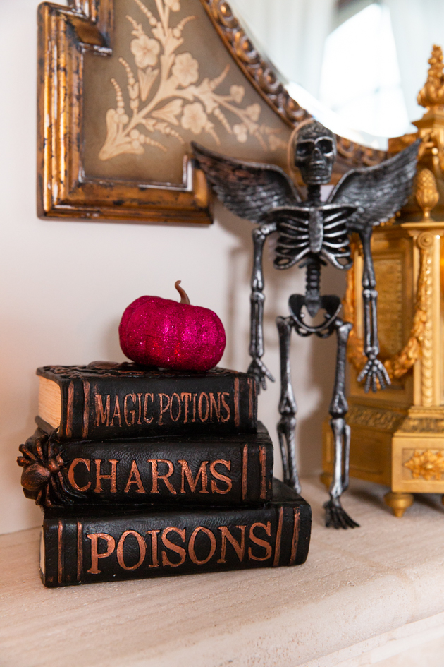 Halloween Décor Inspiration, How to Haunt the Halls on A Budget, Halloween Entertaining, Halloween Party Ideas, Lifestyle Blogger, Entertaining Ideas, Entertaining at Home, Halloween Dinner Party, Sophisticated Halloween, Halloween Candy Buffet, Skeleton Decor, Halloween Tablescape, Skeleton Tablescape, Harry Potter Decor, Hogwarts Party #entertainingathome #dinnerparty #holidayentertaining #halloweenparty #halloweenentertaining #homedecor #harrypotter #halloweentablescape #candybuffet #hogwarts