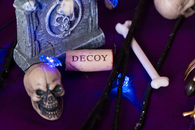 Decoy Wines, Decoy Merlot, Halloween Entertaining, Halloween Dinner Party, Halloween Tablescape, International Merlot Month, Celebrate the Grape, Duckhorn Wines, Lifestyle Blogger, Entertaining Ideas, Entertaining at Home, Dinner Party Inspiration, Lifestyle Blogger, Halloween Ideas, Unwind with wine, Pretty Little Shoppers Blog #MerlotMe #CelebratetheGrape #MerlotMonth #decoywine #wineparty #winelover #entertainingathome #elevatewithdecoy #dinnerparty #winenights #sonomacountywine #winegram