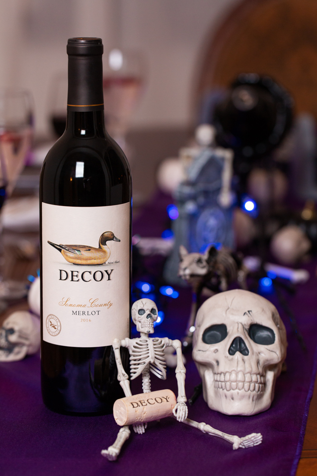 Decoy Wines, Decoy Merlot, Halloween Entertaining, Halloween Dinner Party, Halloween Tablescape, International Merlot Month, Celebrate the Grape, Duckhorn Wines, Lifestyle Blogger, Entertaining Ideas, Entertaining at Home, Dinner Party Inspiration, Lifestyle Blogger, Halloween Ideas, Unwind with wine, Pretty Little Shoppers Blog #MerlotMe #CelebratetheGrape #MerlotMonth #decoywine #wineparty #winelover #entertainingathome #elevatewithdecoy #dinnerparty #winenights #sonomacountywine #winegram