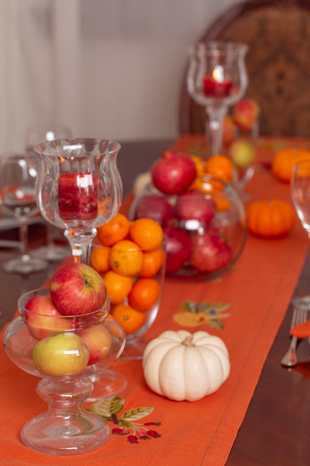 Thanksgiving Tablescape, Thanksgiving Decor, Holiday Ideas, Fall Decor, Entertaining Ideas, Thanksgiving Entertaining Ideas, Friendsgiving, Home Decor Ideas, Dining Table, Setting the Table, Easy Thanksgiving Ideas, Holiday Entertaining Tips, Hostess with the Mostess, Home Sweet Home, Pretty Little Shoppers Blog, Fall Festivities #thanksgivingdecor #givethanks #entertainingideas #thanksgivingtablescape #holidayideas #givethanks 