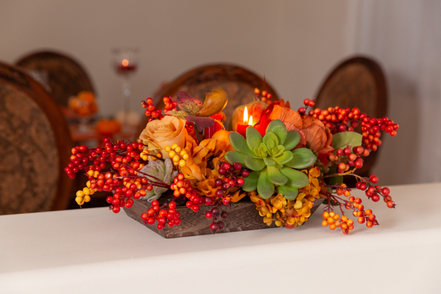 Thanksgiving Decor, Holiday Ideas, Fall Decor, Entertaining Ideas, Thanksgiving Entertaining Ideas, Friendsgiving, Home Decor Ideas, Easy Thanksgiving Ideas, Holiday Entertaining Tips, Hostess with the Mostess, Home Sweet Home, Pretty Little Shoppers Blog, Fall Festivities, How to decorate for Thanksgiving, Cozy Fall Decor, Lifestyle Blogger #thanksgivingdecor #givethanks #entertainingideas #holidayideas #givethanks #cozyfalldecor #entertainingathome #lifestyleblogger