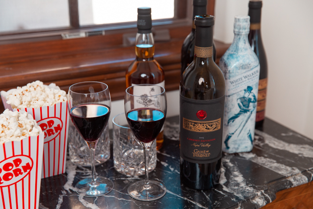 How to Host a Game of Thrones Viewing Party, Game of Thrones Wine and Spirits Bar, Entertaining at Home, Game of Thrones Wine, , GOT Wine, Daenerys Targaryen, Game of Thrones Night, Wine is Coming, White Walker by Johnny Walker, Entertaining Ideas, HBO's Game of Thrones, Mother of Dragons #gameofthrones #entertainingathome #gameofthronesparty #gameofthroneswine #idrinkandiknowthings #motherofdragons