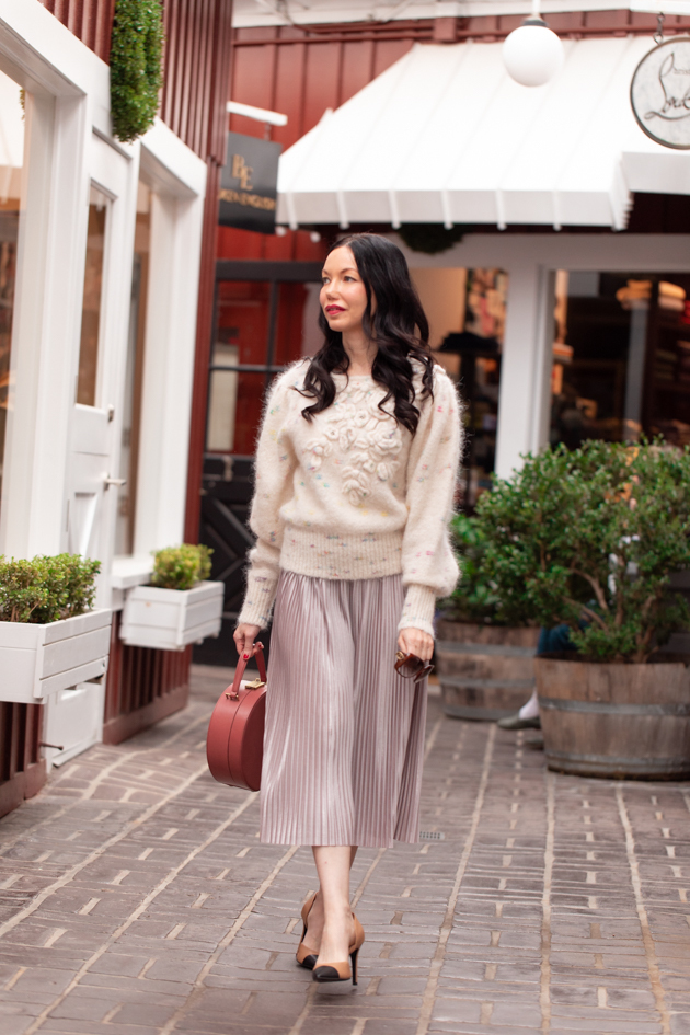 How to wear pink pleated skirt in winter best sale