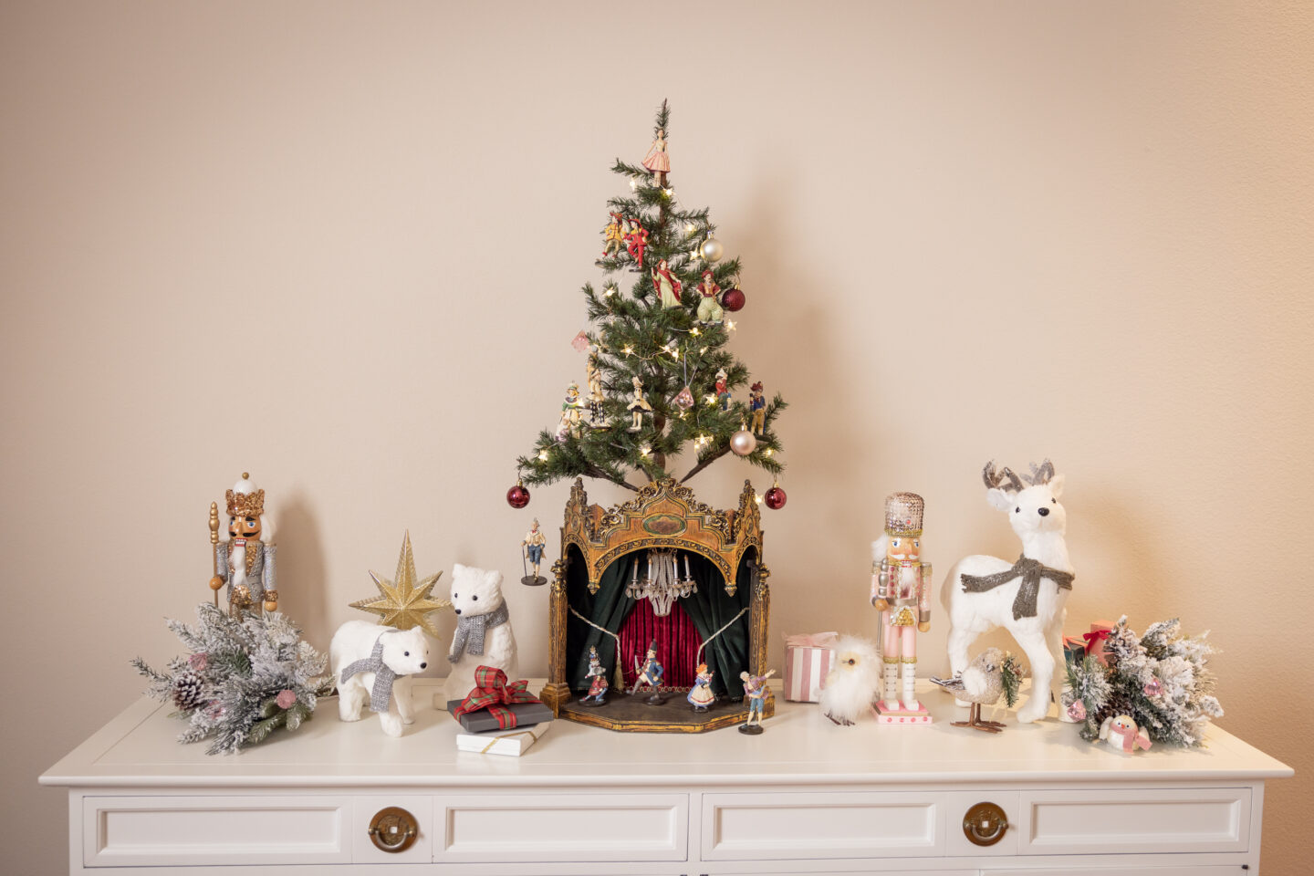 2021 Christmas Home Decor  featured by top Dallas lifestyle blogger, Pretty Little Shoppers