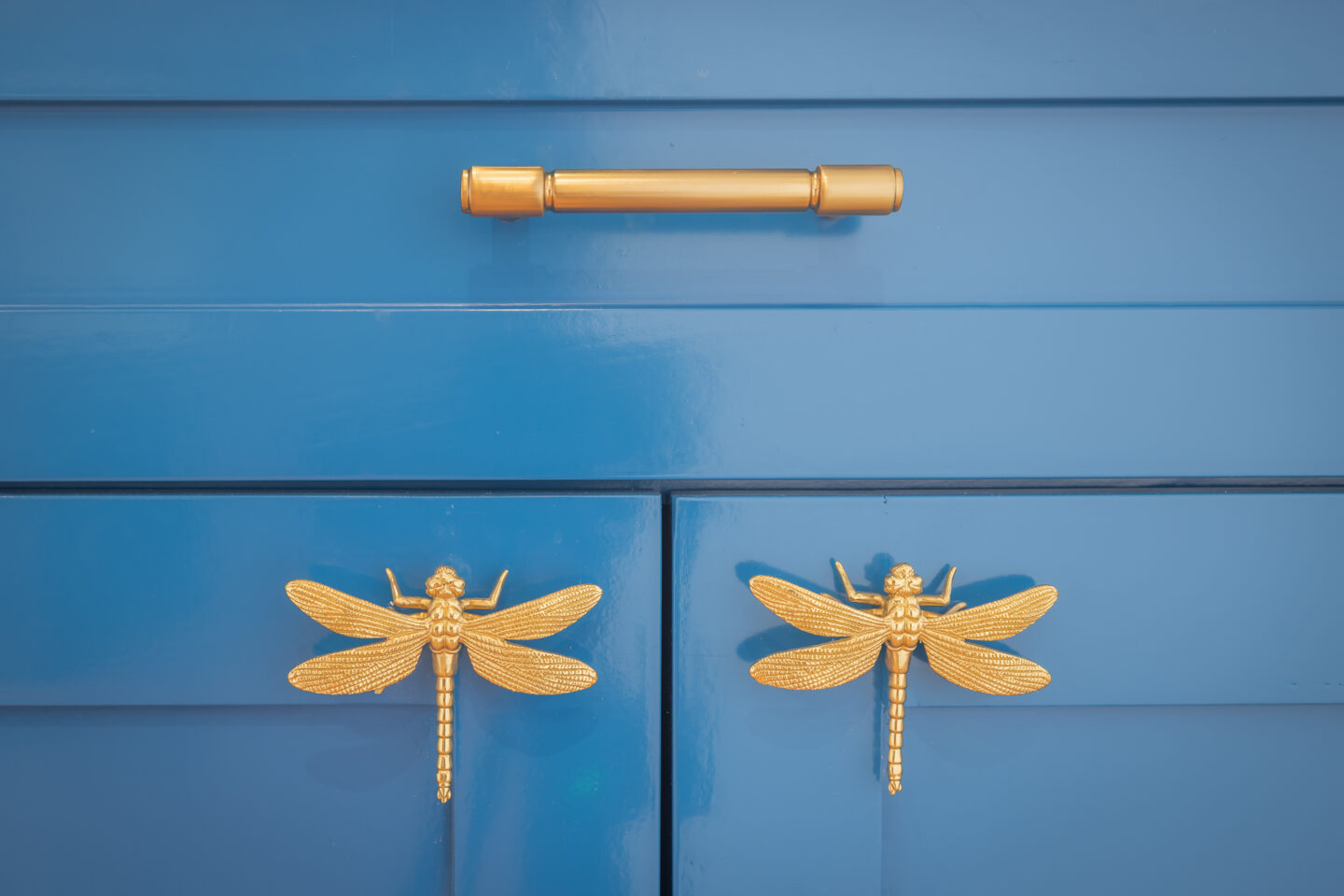 Hollywood Regency, Butler's Pantry, Luxury Home, Benjamin Moore Laguna Blue Paint, Dragonfly Pulls