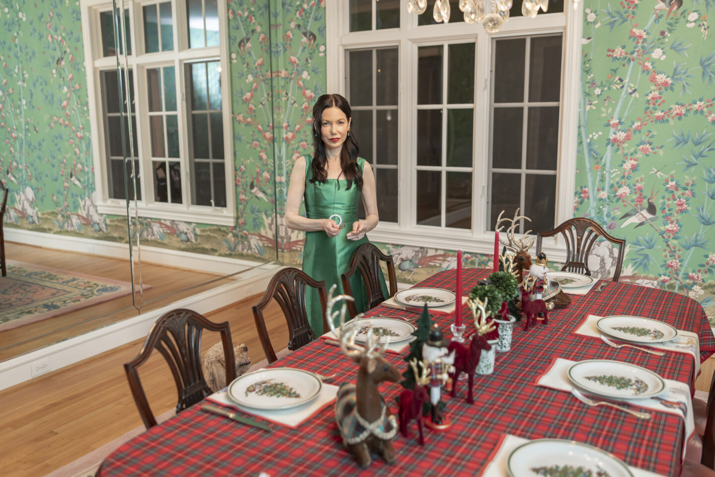 Dallas Lifestyle Blogger, Mrs. Alice Tablescape, Schumacher Brighton Pavilion Wallpaper, Tartan Tablecloth, Spode Christmas Dishes, Holidays at Home, Tara Jarmon Dress