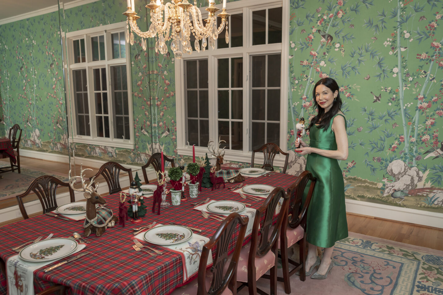 Dallas Lifestyle Blogger, Mrs. Alice Tablescape, Schumacher Brighton Pavilion Wallpaper, Tartan Tablecloth, Spode Christmas Dishes, Holidays at Home, Tara Jarmon Dress